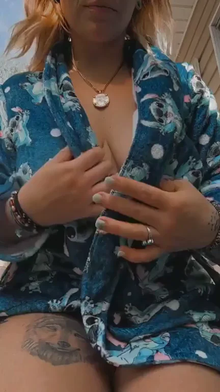 Start these mornings off with me and some coffee teehee