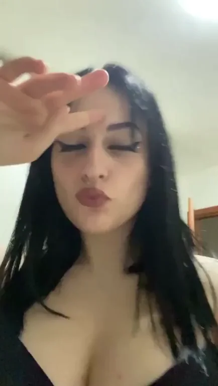 Smash This Latina Hottie? 🔥🍑