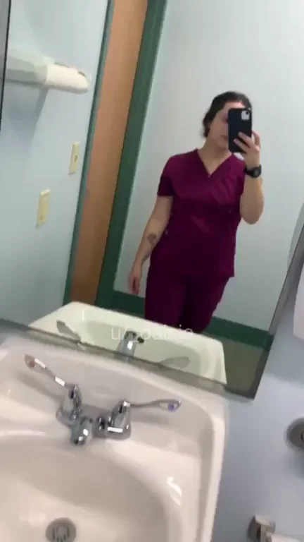 sometimes i rub my clit on the sink in the work bathroom