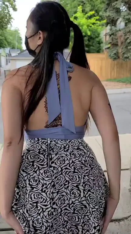 Sneaky Workday Ass Flash from Your Slutty Friend 😈🍑