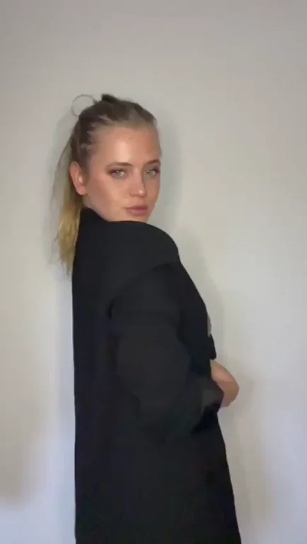 I want you to drain your balls on these abs [18f] [gif]