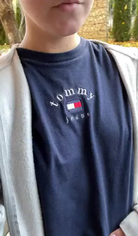 Risky Sunny Public Flash: Tommy Girl Teases Her Tits 😈☀️