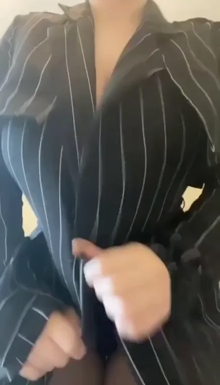 Big ol natural titties