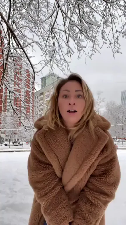 Am I Boner Material in My Sexy Fur Coat? ❄️🍆💦
