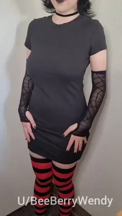 Trying out my new Mavis cosplay, I love how it turned out [F]