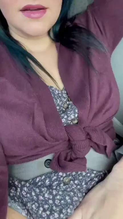 🚗 Car Ride Clit Rubbing Slut Gets Soaked in Public 😈