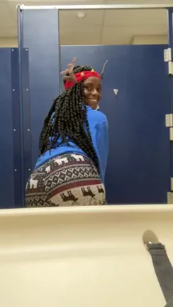 🎄 Tis the Season for Public Ass Flashing in Bathroom Stall 😈🍑