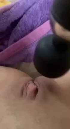 watch my barely legal pussy leak (ps dâ“‚ï¸s open) ðŸ’ž