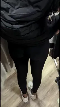 Ebony Slut Flashes Juicy Ass Plug in Public Store Tease 😈