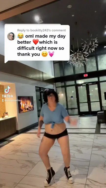 (Self) Tina Belcher cosplay (viral TikTok)