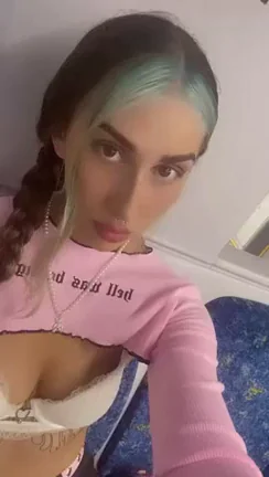 Flashing my juicy tits on the train 😁³