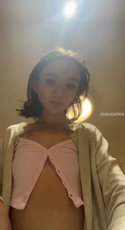 this might be the tiniest boob reveal you see today!