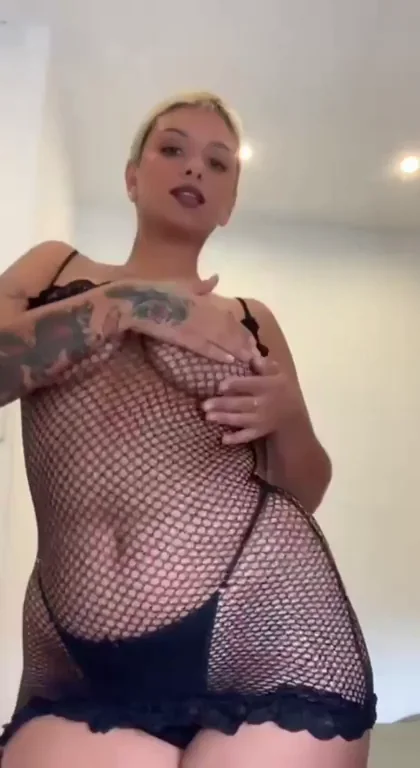 Would you let a thick girl like me twerk on your cock?