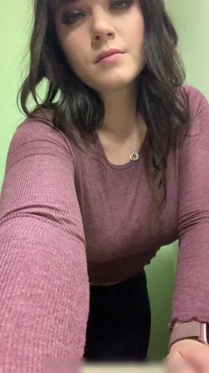 Do yo like this botty?? (her free album in the comment)