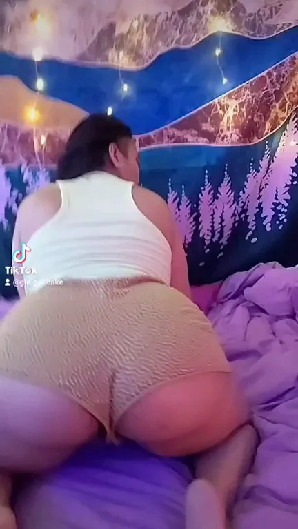 Pakistani TikTok Slut Teasing Her Massive Booty