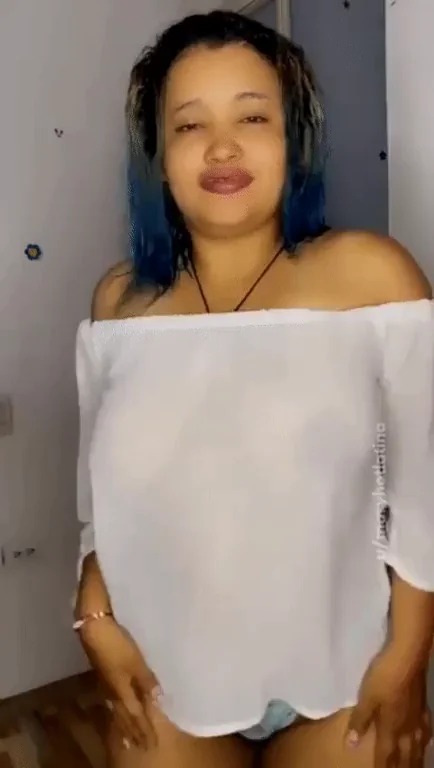 Thick Ebony Babe Drops Her Massive Tits with a Tease