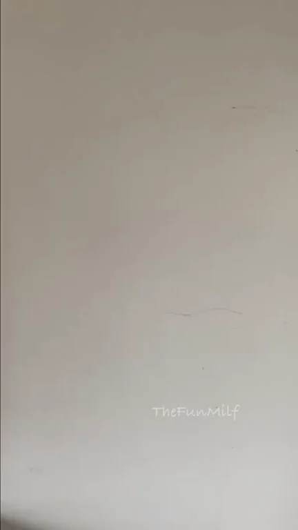 Please tell me you’d fuck a pregnant milf!