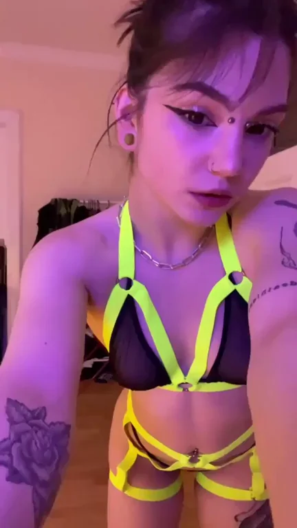 Morning Creampie in My Tight Pussy to Keep Your Cum Inside All Day 💦