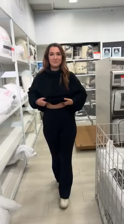 Date This Naughty Store-Flashing Exhibitionist Slut? 😈🔥