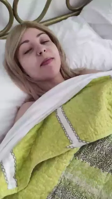 The only thing my cuck can do after I get fucked is feeding me my bull's cum with his fingers ?