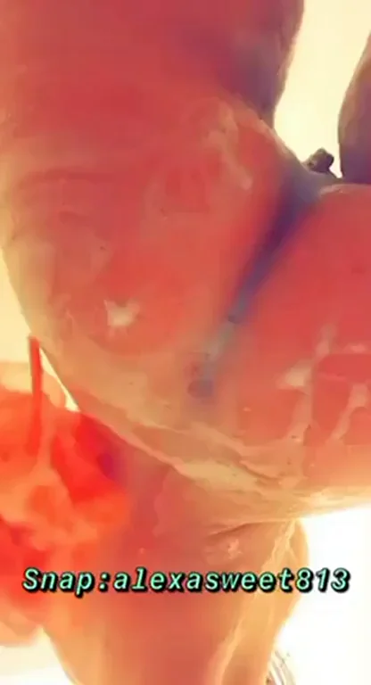 🧽 Cleaning My Dripping Wet Pussy & Juicy Ass? 😈💦