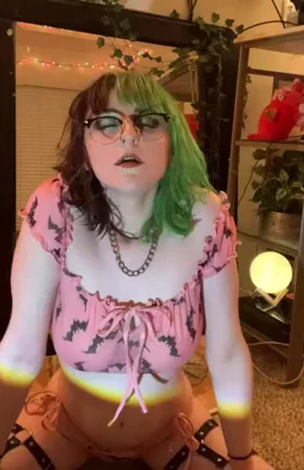Pale Slut's Pale Nipples Tease 😍👅💦