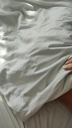 It's getting hot under the blanket. 🥵🥵