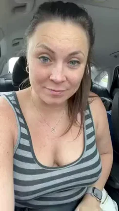 Bouncing Boobies in the Car