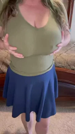One Boob Wednesday? These Massive MILF Tits Say Yes! 🍈💦