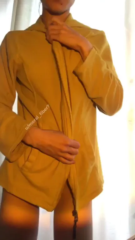 🌅 Fit Half-Asian Babe's Morning Nude Tease 🔥