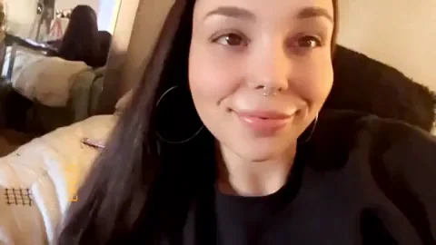 Latina 19F Teases Her Juicy Pussy 🔥😈