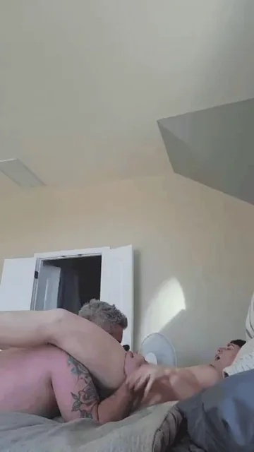 Amateur Couple Cums Hard in Bed 🔥💦