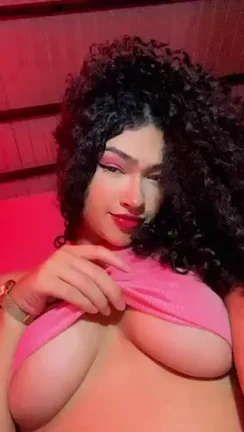 🔥 Curly-Haired Big Tit Slut Teases on Snapchat Estrella3x 💦