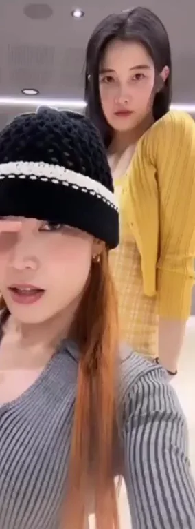 🔥 4-Min Jihyun K-Pop Tease in Tiny Yellow Skirt 😍