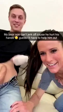 Now this is what I call a good mom 🤤¯😁