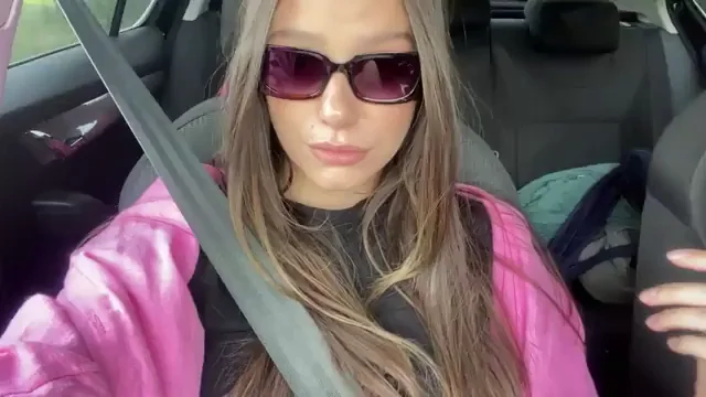 I feel like the perfect cum slut when I'm naked