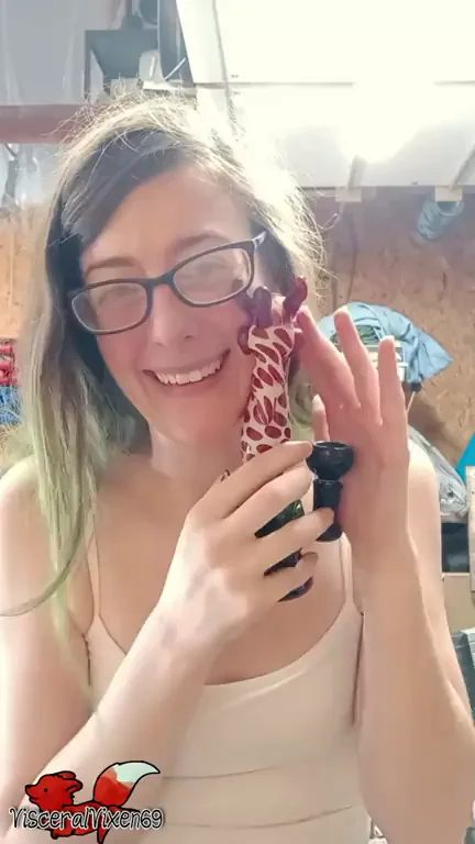 F[OC] Petite stoners are sexy as hell! Who agrees?
