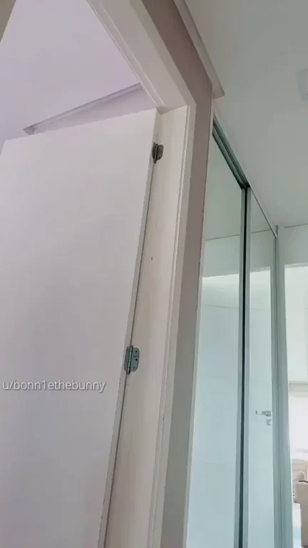 🔥 Slimthick Cheeks Clappin' Hard by the Door 😈🍑