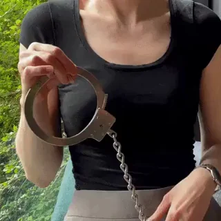 [F] Putting on my neck cuff (GIF)