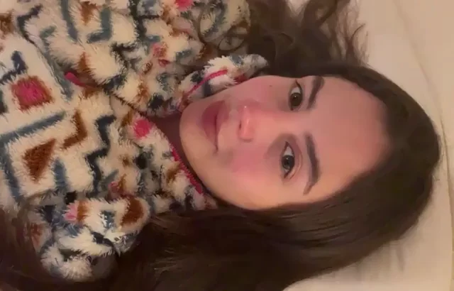 I love when guys raw fuck my pussy 🤤