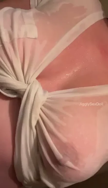 Wet & Wild Busty Asian Tease 💦🍑 Come Play!