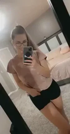 Big Tits Slut's Like-for-Pic Challenge 😈📸 Kik sograce12