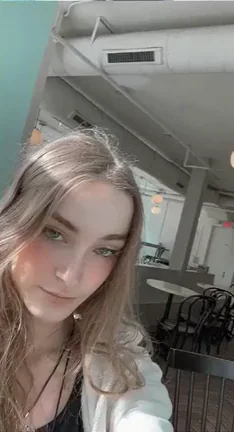 🍑 Restaurant Flash Fun: Petite College Slut Teases Tits! 🔥