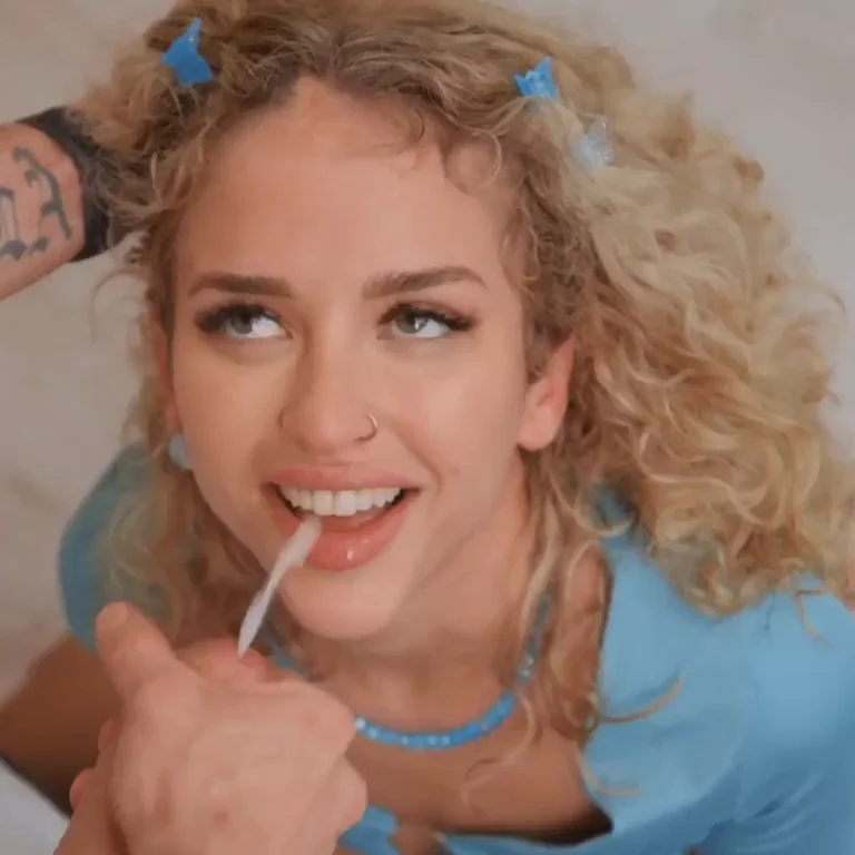 Geisha Kyd's Curly Locks Get a Massive Cumditioner Facial 💦🌀