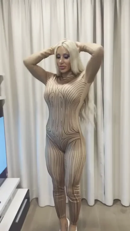 Blonde Bombshell's Ass Begs for Hard Spanks 🍑🔥