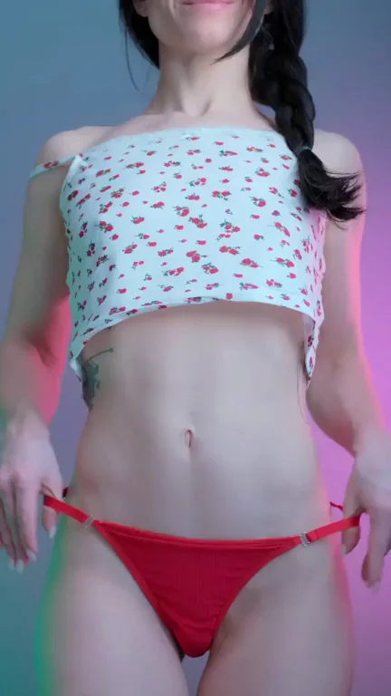 Horny College Slut Daughter Teases Tits After Class 💋🔥