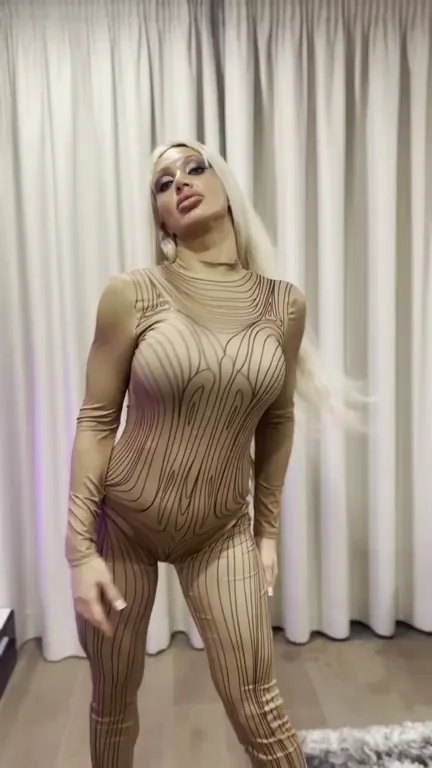 Wish My Juicy Ass Was Bouncing on Your Massive Cock 🍑🍆