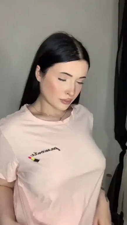 19yo Virgin Student Tease: Wanna Pop My Cherry? 🍒🔥