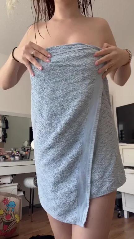 Last comment get this video without towel ðŸ¥°