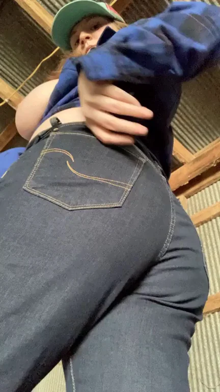 Indiana Farm Milf ðŸ´ Cum get dirty with me 😁˜ Link below babe â¤ï¸
